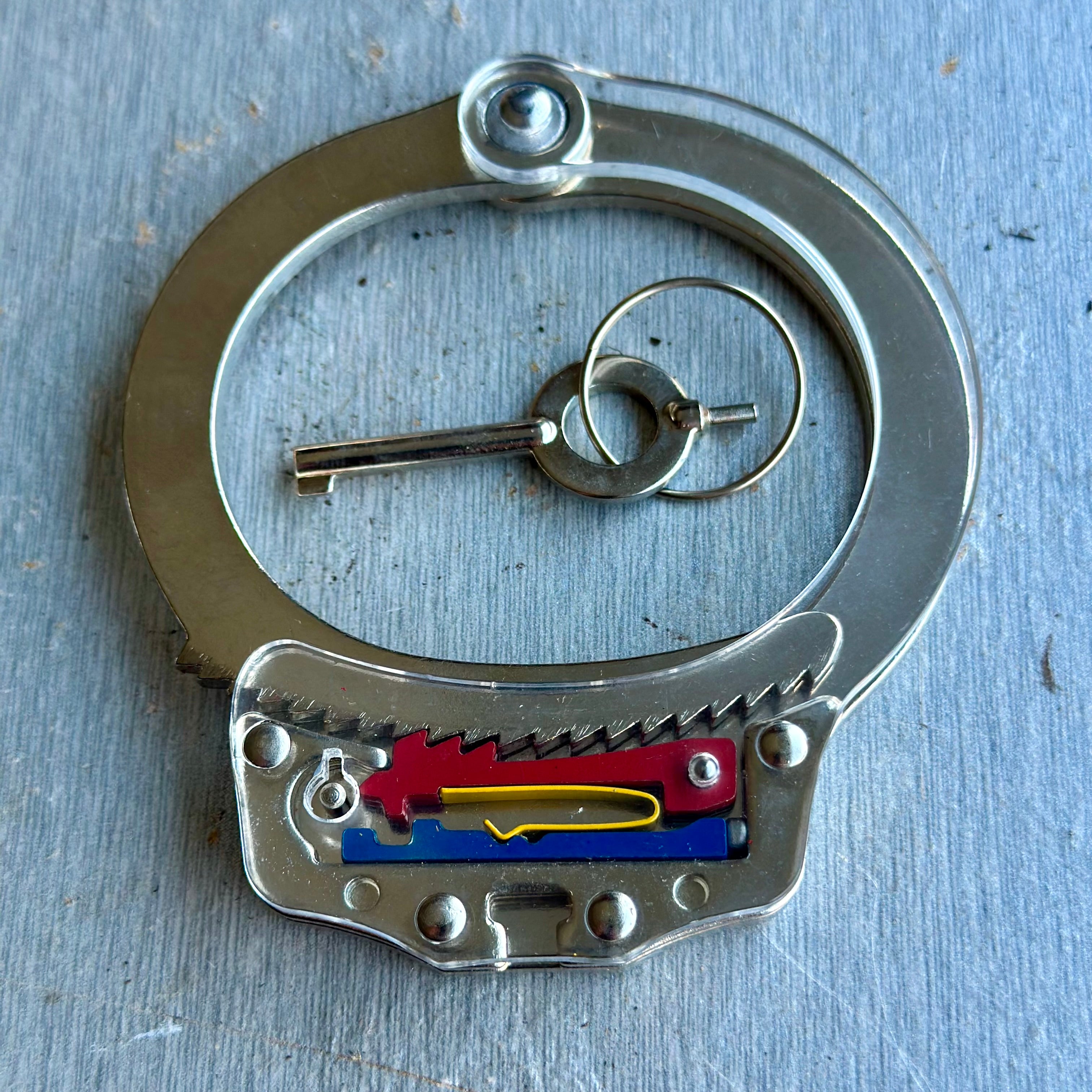 Chicago Color Coded Cutaway Handcuff – Spycraft 101